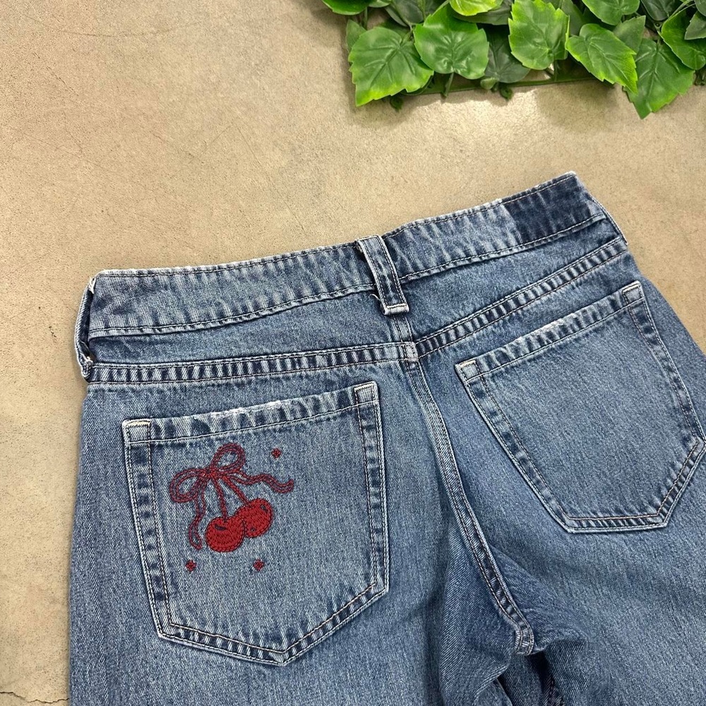 Hollister Low Rise Super Baggy Cherry Embroidered Jeans